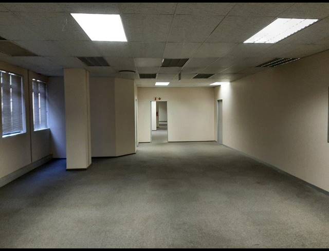 1,018M² BUILDING FOR SALE IN BO-DORP